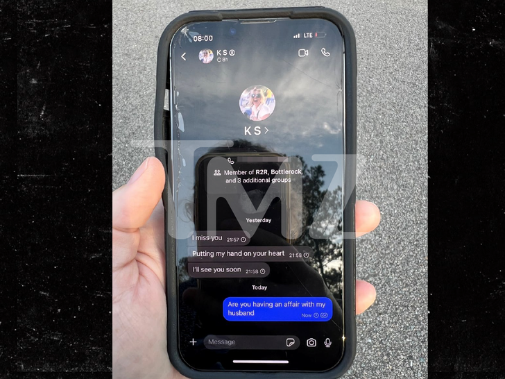 Krysten Sinemma texts exhibit sub wm