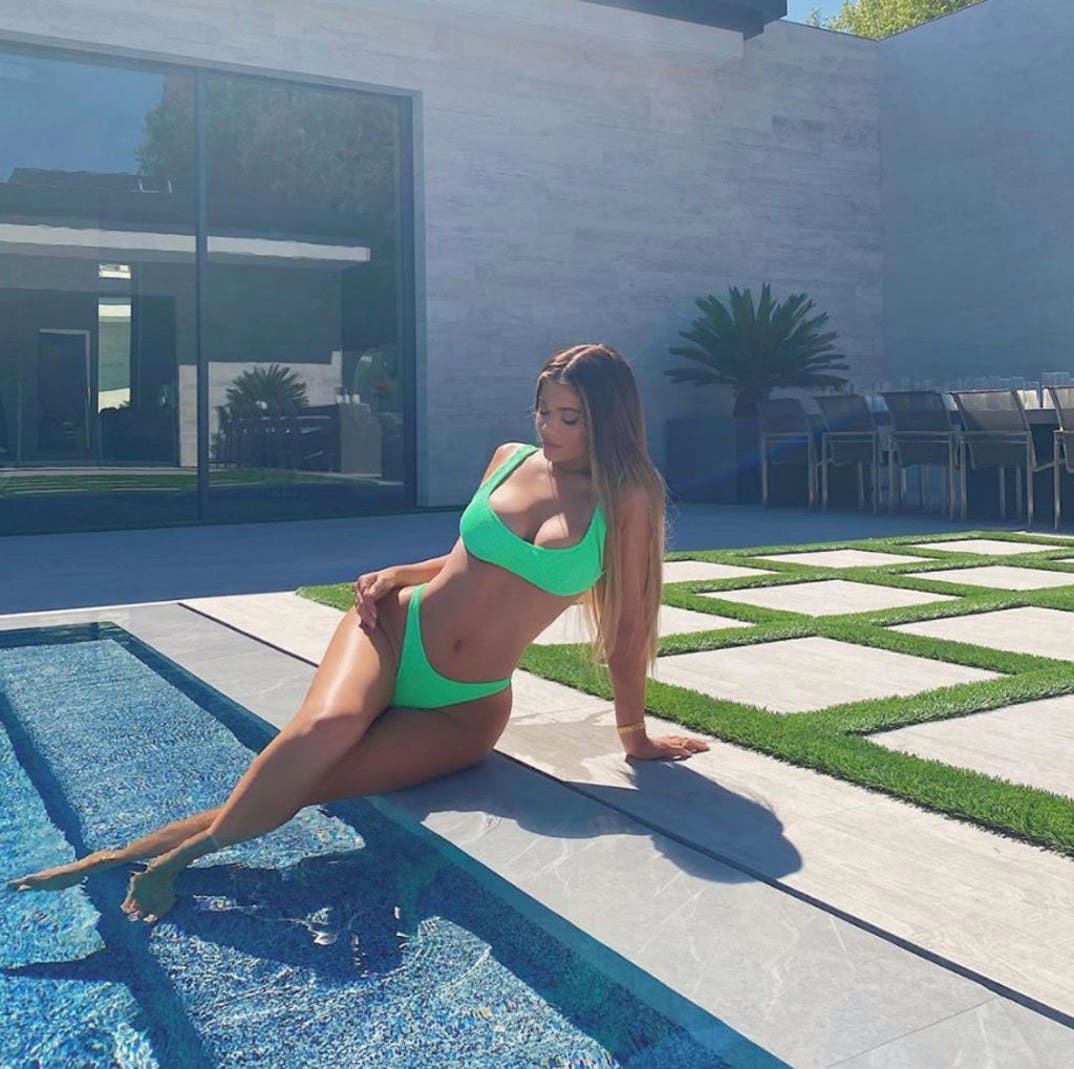 kylie-jenner-hot-shots-photos-06