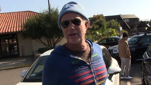RHCP Drummer Chad Smith Tells Laker Nation To Chill After Bad Losses, We'll Be Fine!