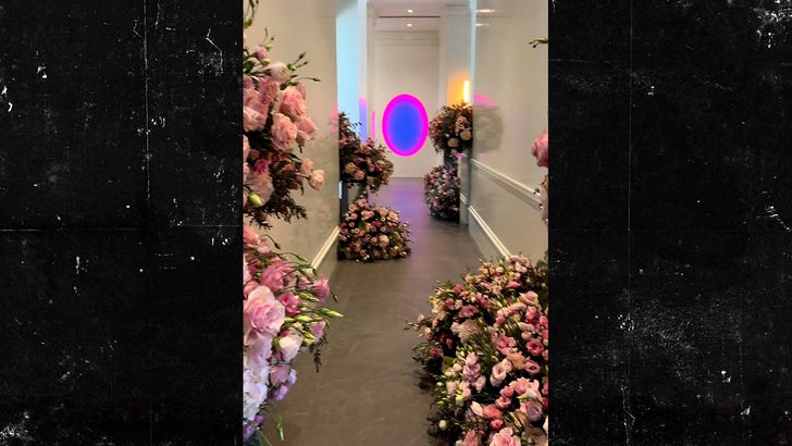 Kylie Jenner Gets Flower Shop Full of Roses From Travis Scott for Birthday.jpg