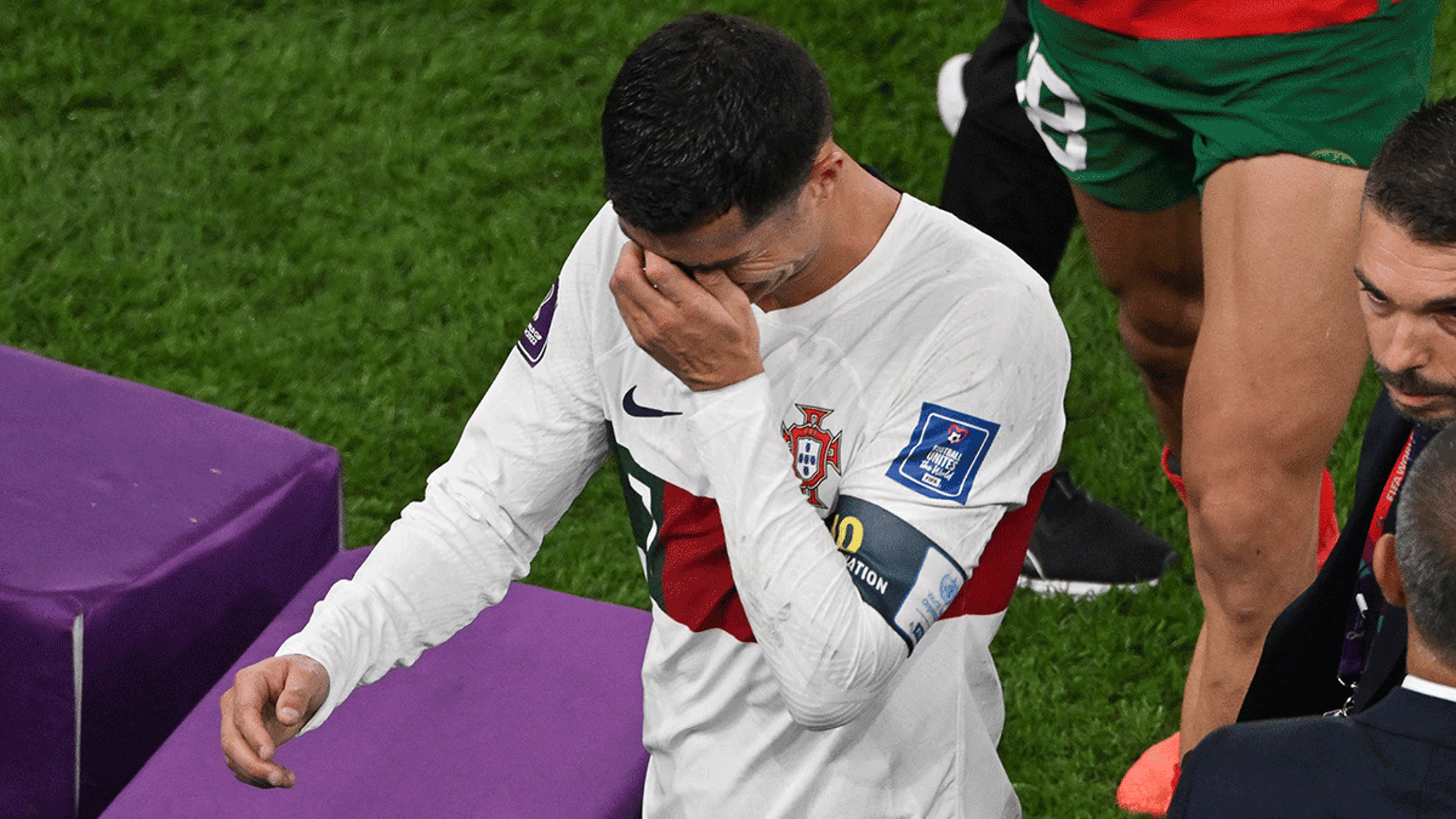 Кріштіану Роналду плаче після поразки Португалії на чемпіонаті світу з Марокко