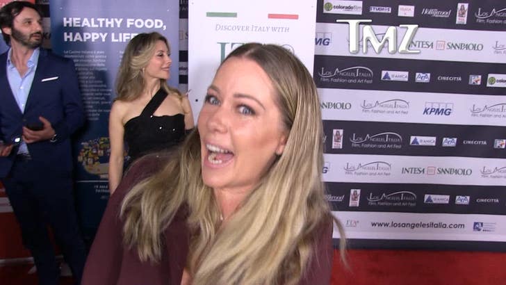 031126_kendra_wilkinson_1_2247517