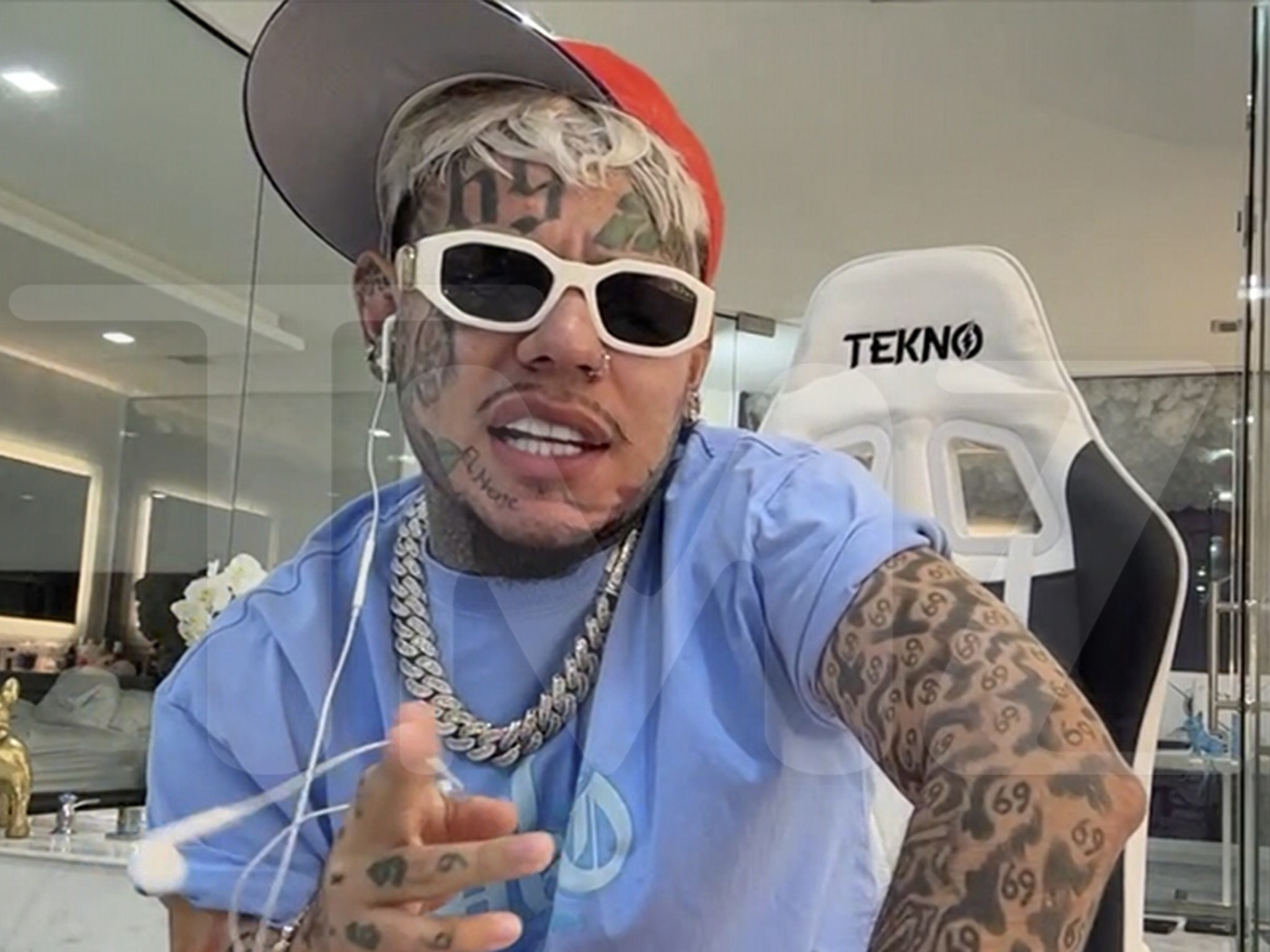 Tekashi 6ix9ine Says Trouble Finds Him, After Surprising Record Deal  Clause