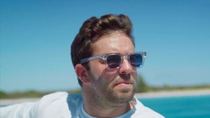 102225_fyre_festival_2_trailer_primary-v2