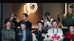 Tom Brady, Wayne Gretzky and Mark Messier watching Canada game getty 2