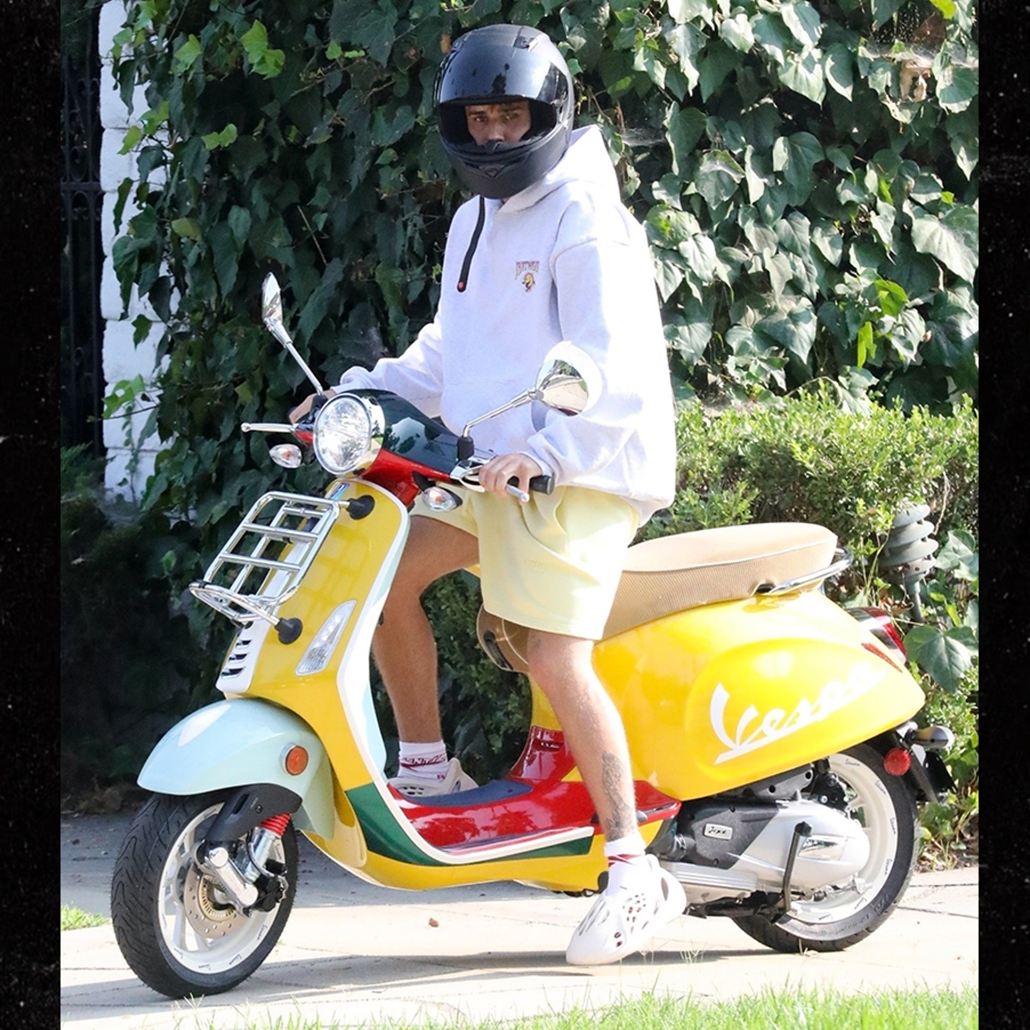 Justin Bieber Joy Riding Yellow Vespa in Los Angeles
