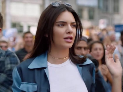 0405-kendall-jenner-pepsi-global
