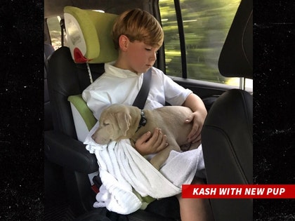 0817-kim-zolciak-kash-and-new-puppy-01