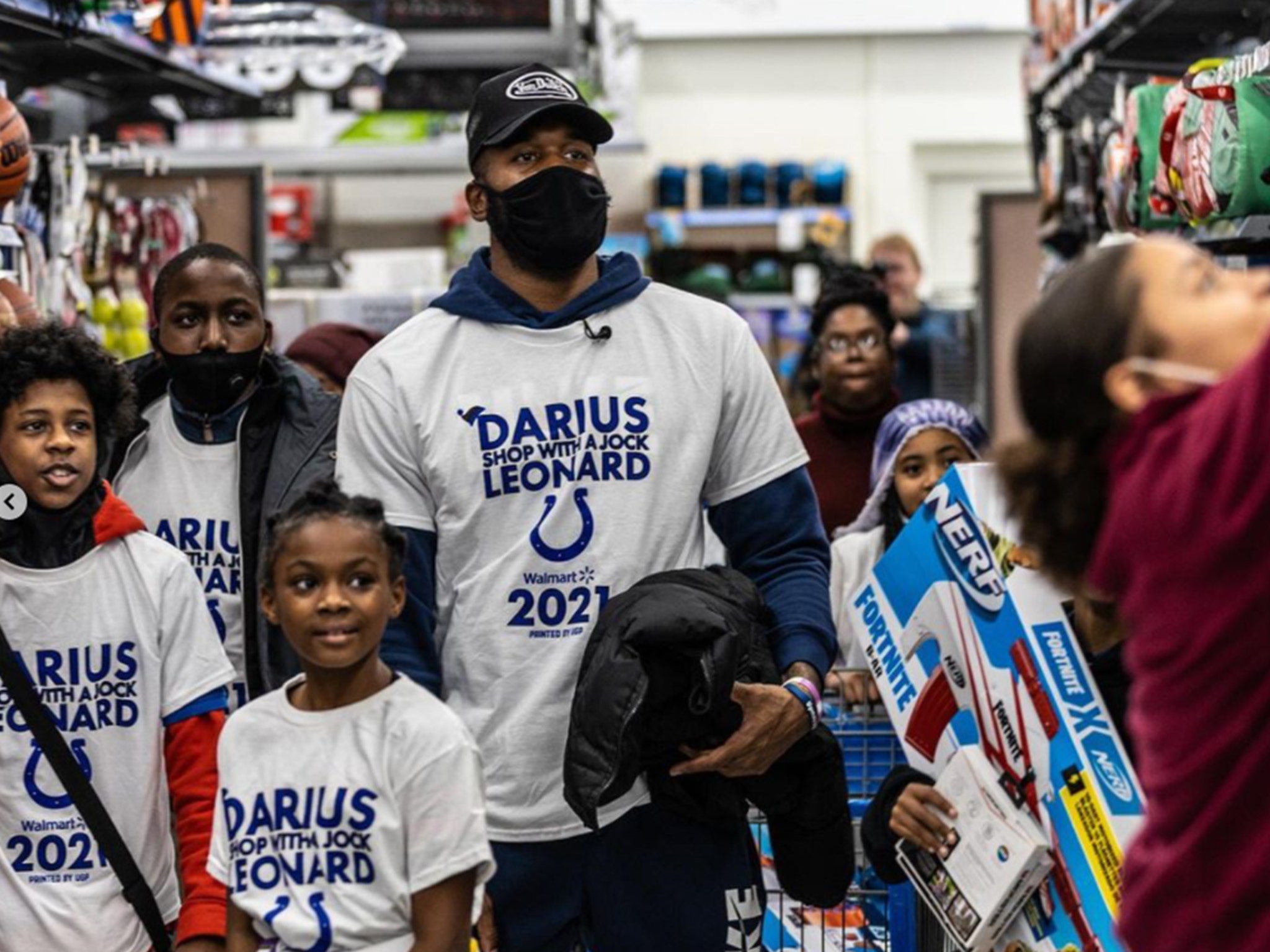 Colts' Darius Leonard Takes 50 Kids On Holiday Shopping Spree