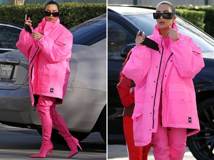 Kim Kardashian is Pretty in Pink