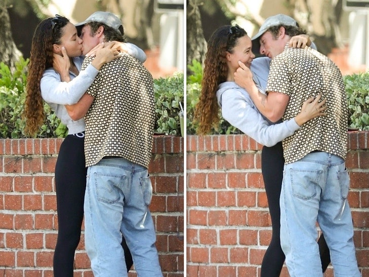 Jeremy Allen White Kisses Ashley Moore During Divorce with Wife