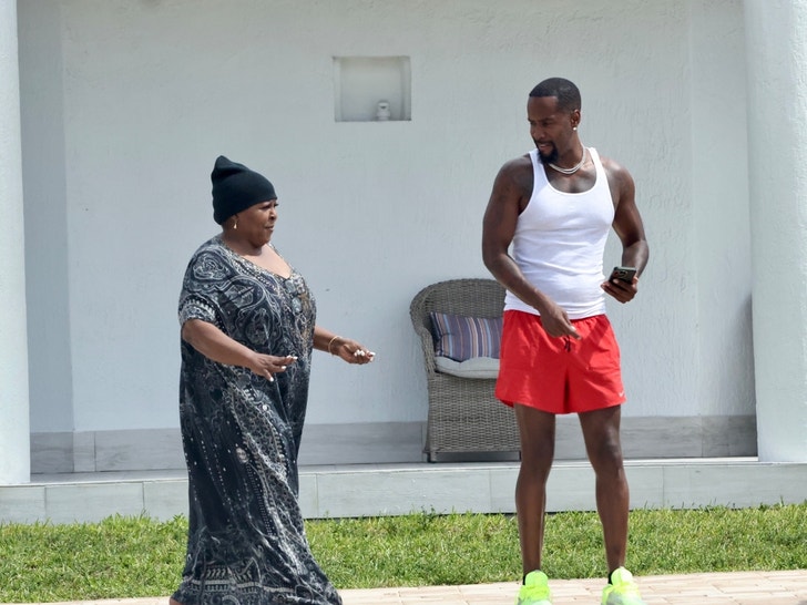 Sean Kingston Surfaces in Florida After Jail Release, Mom & Safaree Visit