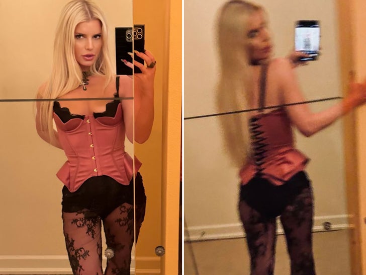 Jessica Simpson pubblica selfie sexy indossando un corsetto