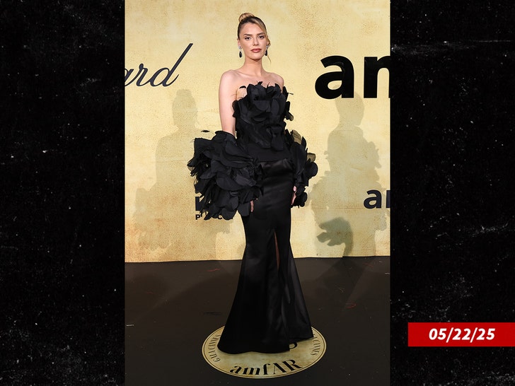 alissa-violet-sub-getty-1