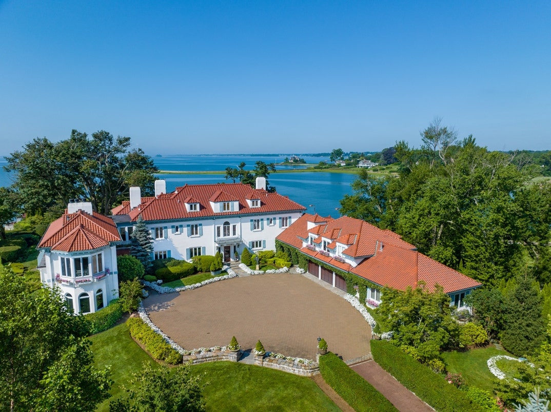 Kathie Lee Gifford Lists Connecticut Home 12