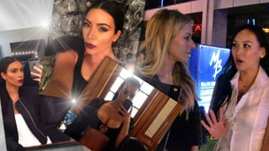 Kim Kardashian -- Selfie Madness … Vol. 1