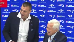 rob-gronkowski-presser-primary-11-12-2025