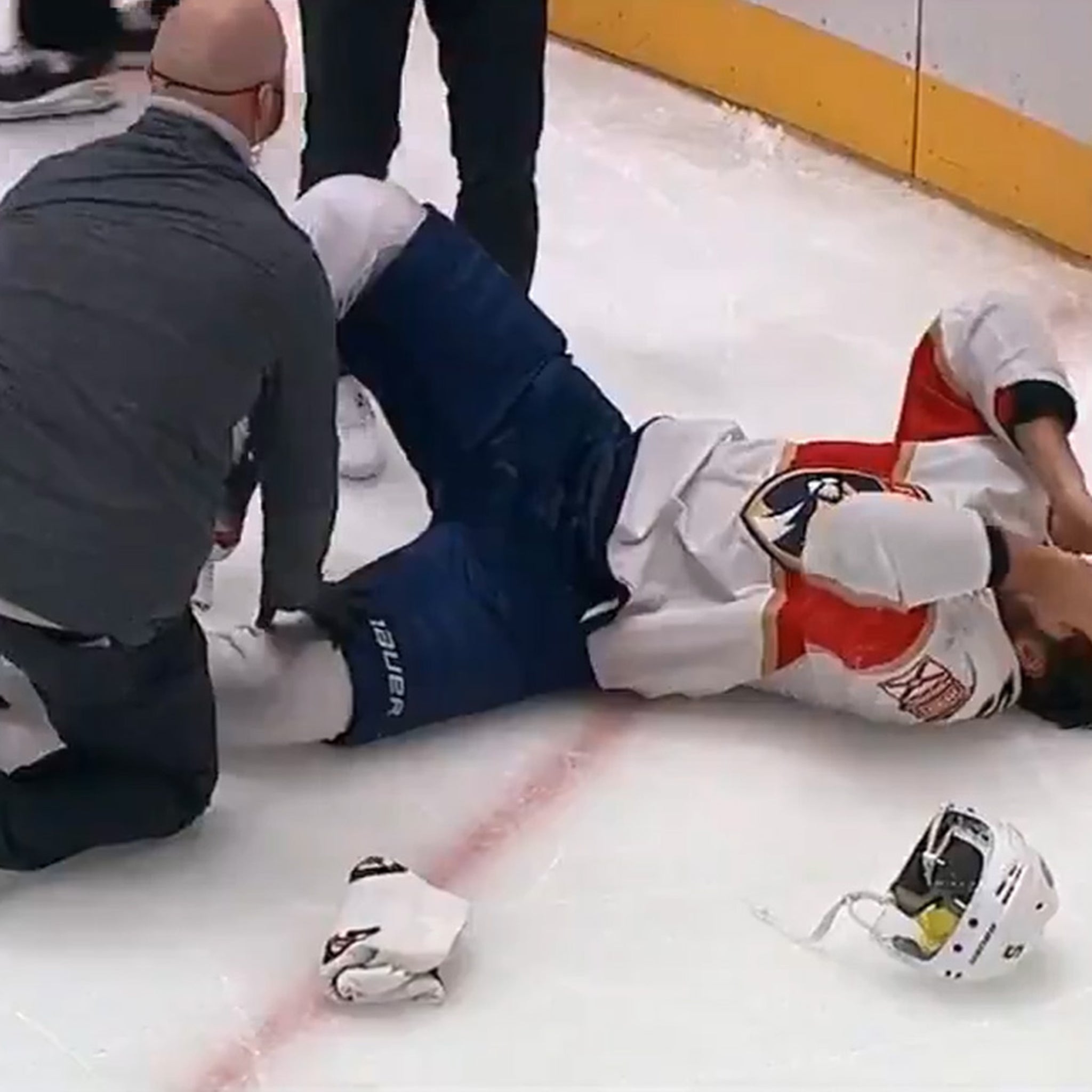 NHL's Aaron Ekblad Suffers Gruesome Knee Injury, Leaves Ice On