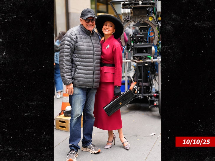 jennifer lopez Robert Zemeckis sub getty swipe 2