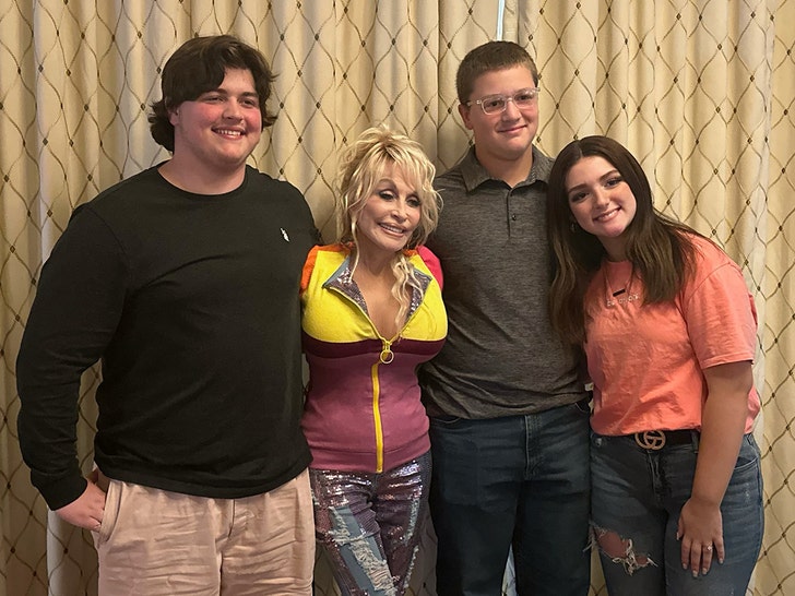sub-Lainey-Mae-Parton-dolly-parton-ig-2