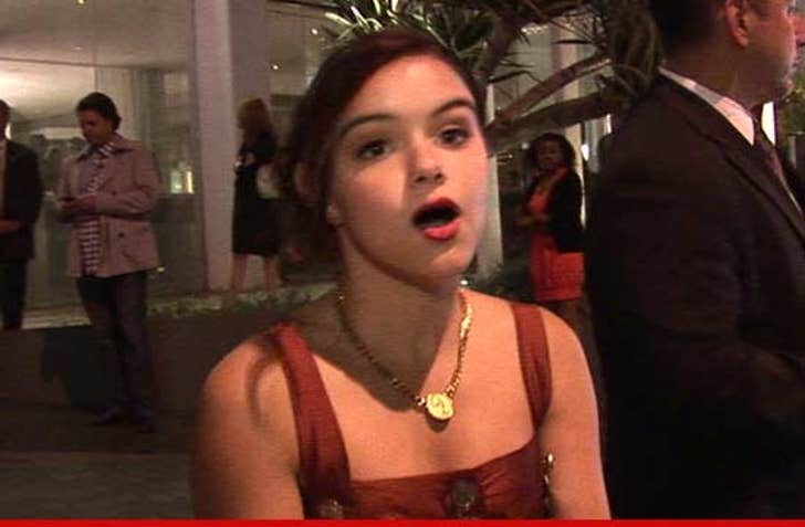 Ariel Winter's Sister -- Collateral Damage in Feud :: 1109-ariel-winter-2