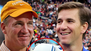 Peyton, Eli Go In-Depth About Butt Cheeks During 'MNF' ManningCast