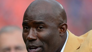 Terrell Davis' Lawyer Says United Airlines' Apology Not Enough, Demands More