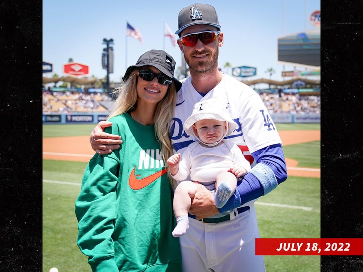 Cody Bellinger with Wife and Kids