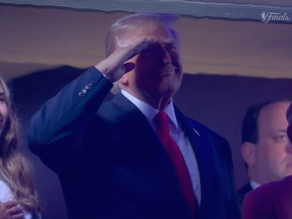 060826_trump_national_anthem_primary