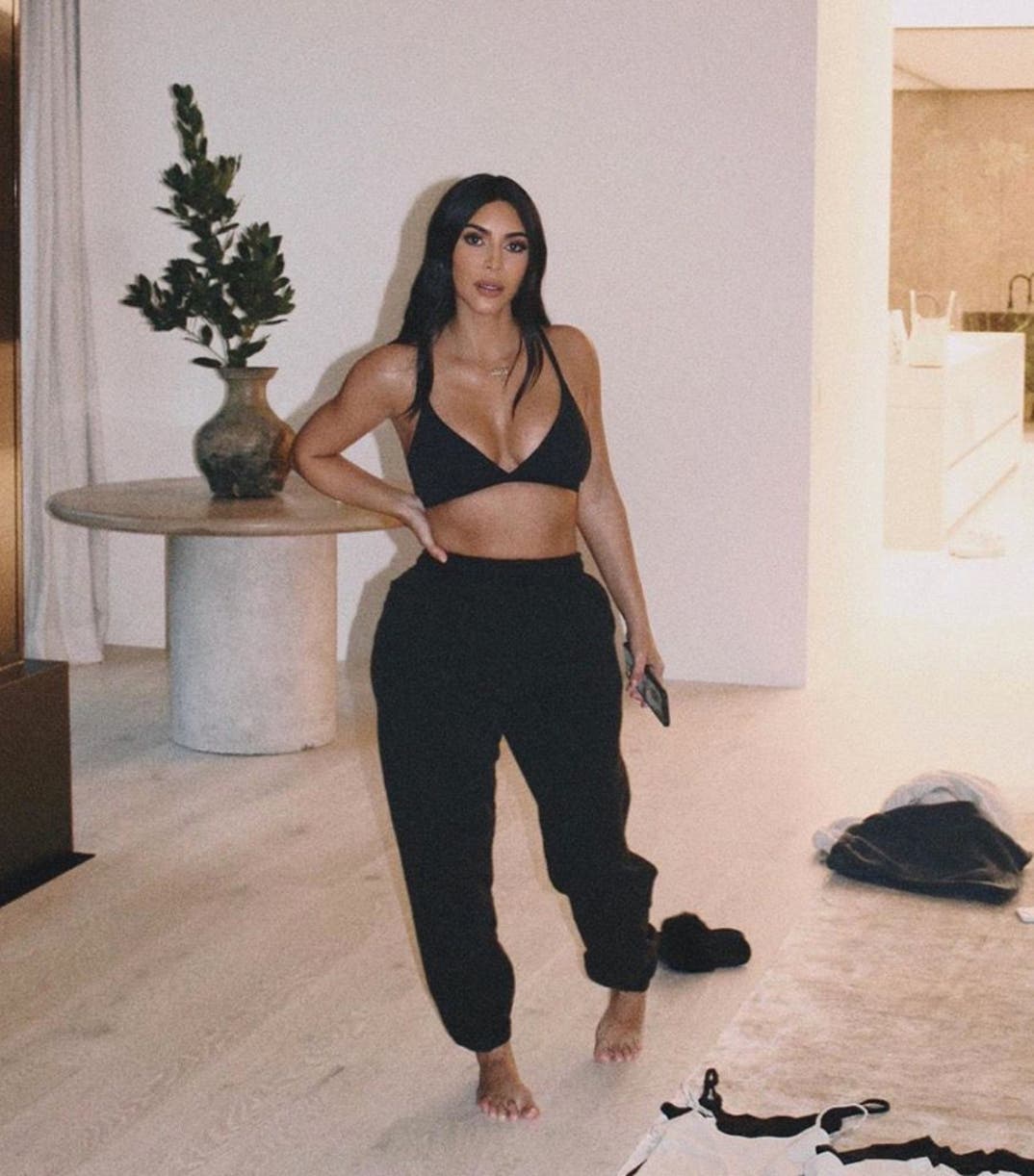 kim-kardashian-2020-hot-shots-photos10