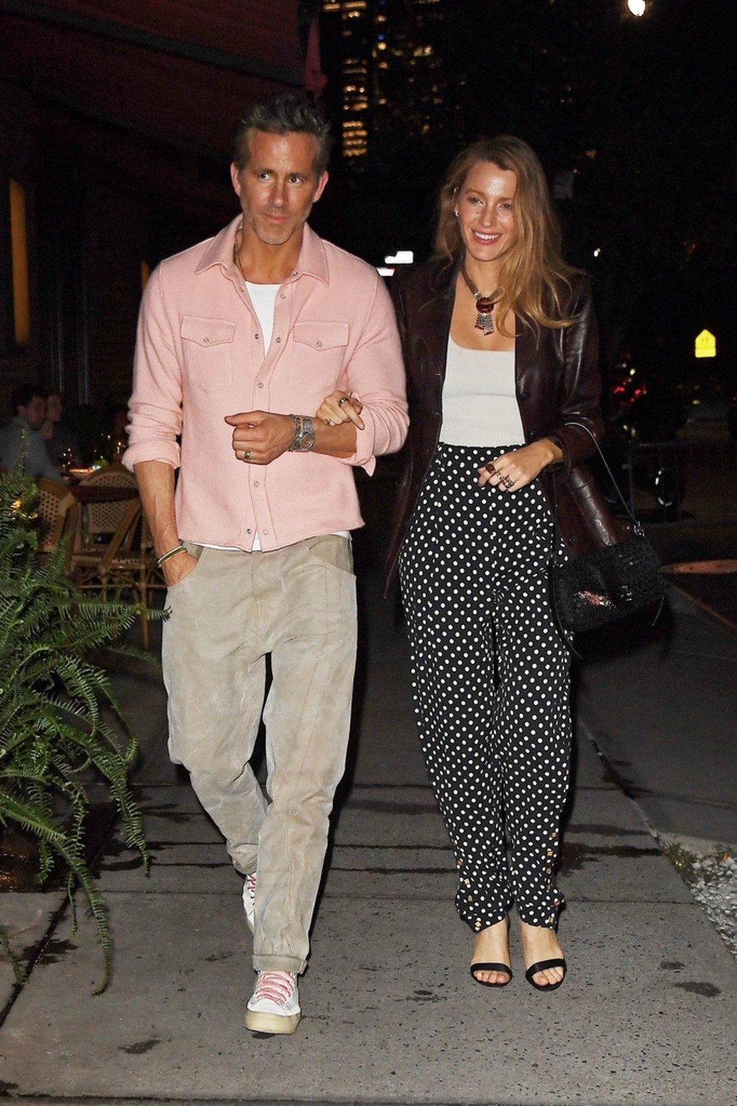 Blake Lively Ryan Reynolds PDA NYC 5
