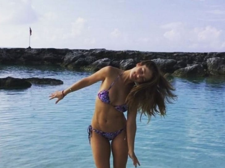 Minka Kelly's Hot Shots