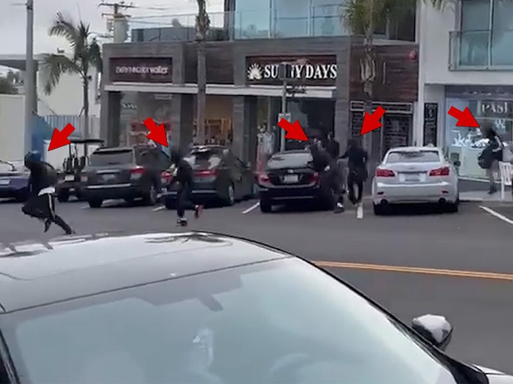 Shocking Video Shows Manhattan Beach Jewelry Store Smash-and-Grab Robbery -  Oacoree