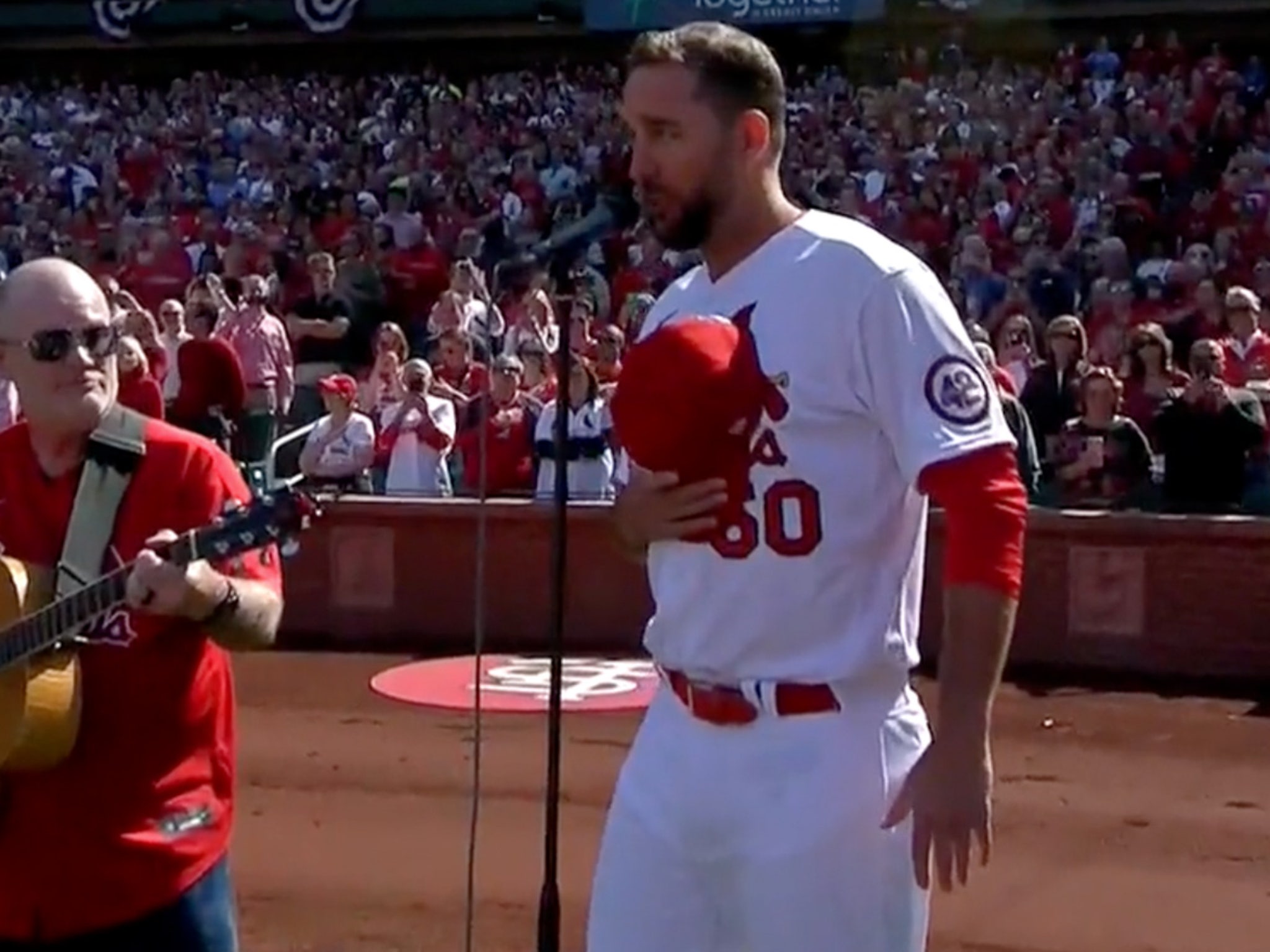 Adam Wainwright surprises teammates, sings opening day national anthem:  Cardinals Extra