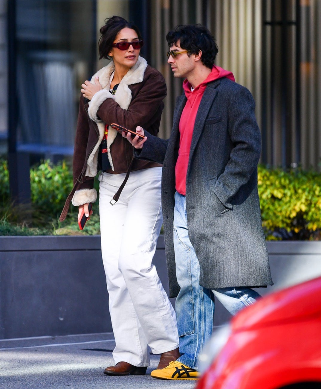 Joe Jonas Tatiana Gabirela Close In New York 1