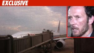 Scott Weiland Has Seizure on an Airplane