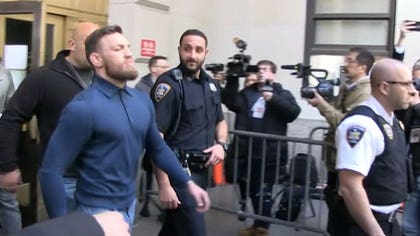 040618_conor_mcgregor_leaving_court_kal