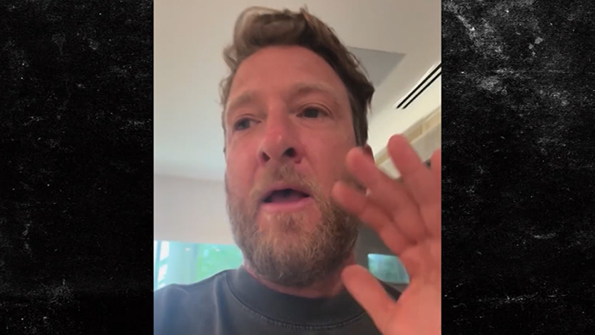 Dave Portnoy Fires Off at Members of Staff Over Antisemitic Sign at Bar