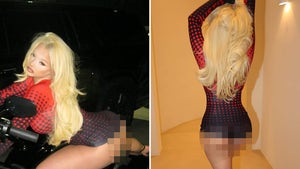 0911-Alabama-Barker-Butt-Modeling-Photos-PRIMARY