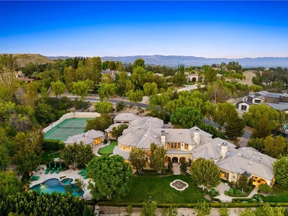 Vin Scully Home Hits Market Photos 23