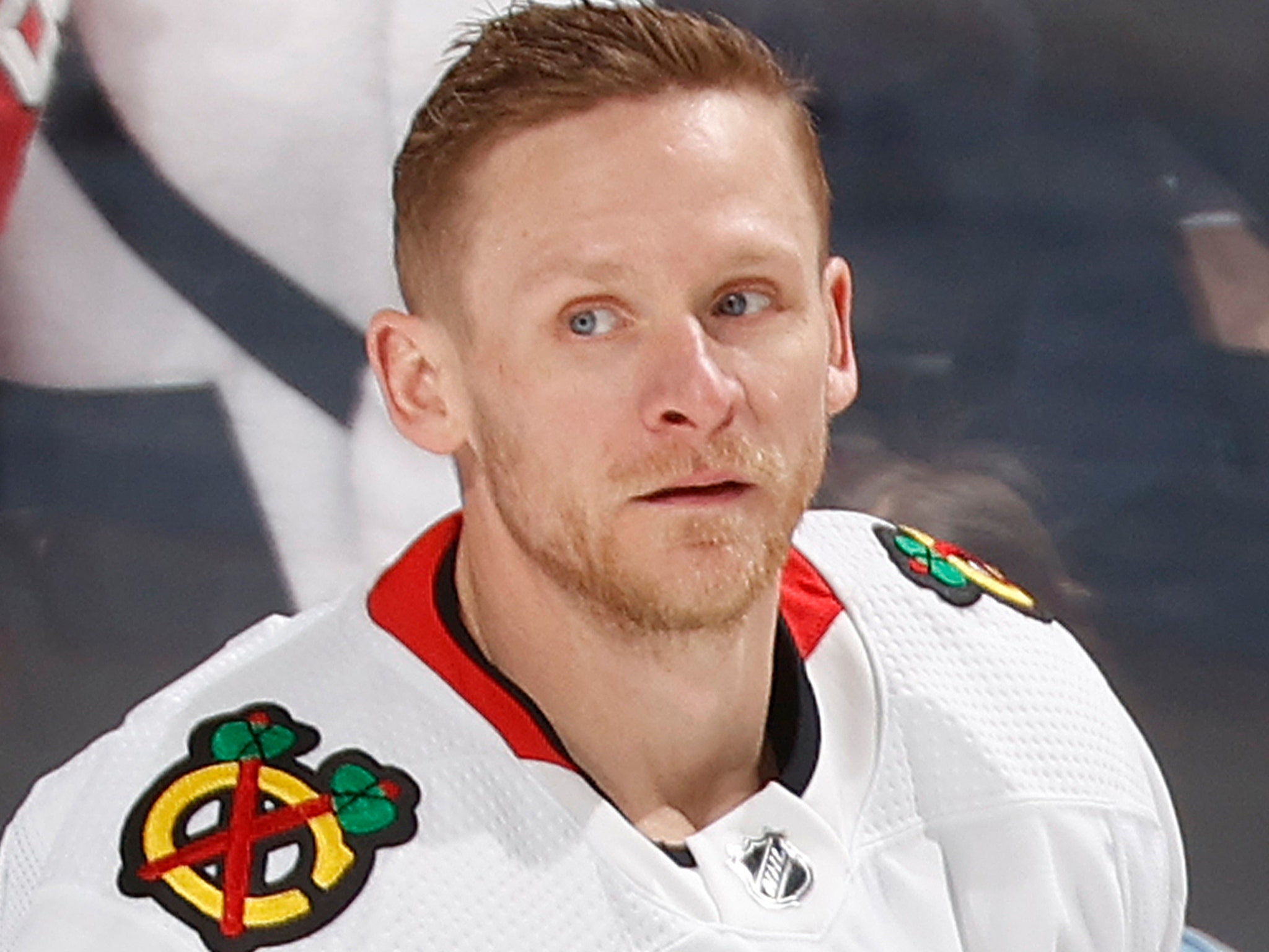 Corey Perry Connor Bedard Mom 78 - em27jpz