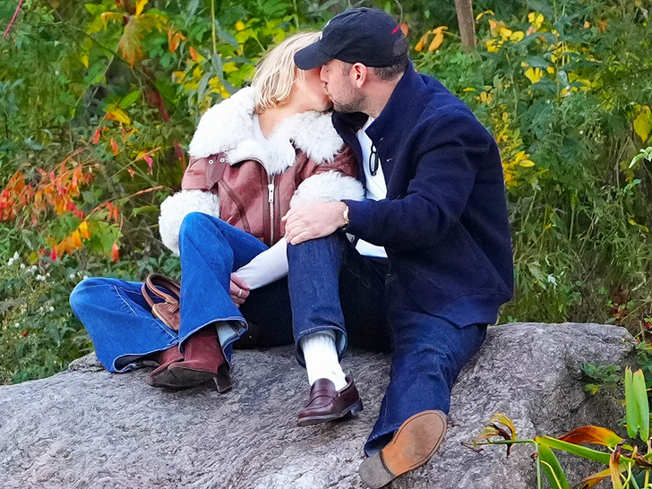 Sydney Sweeney Scooter Braun backgrid