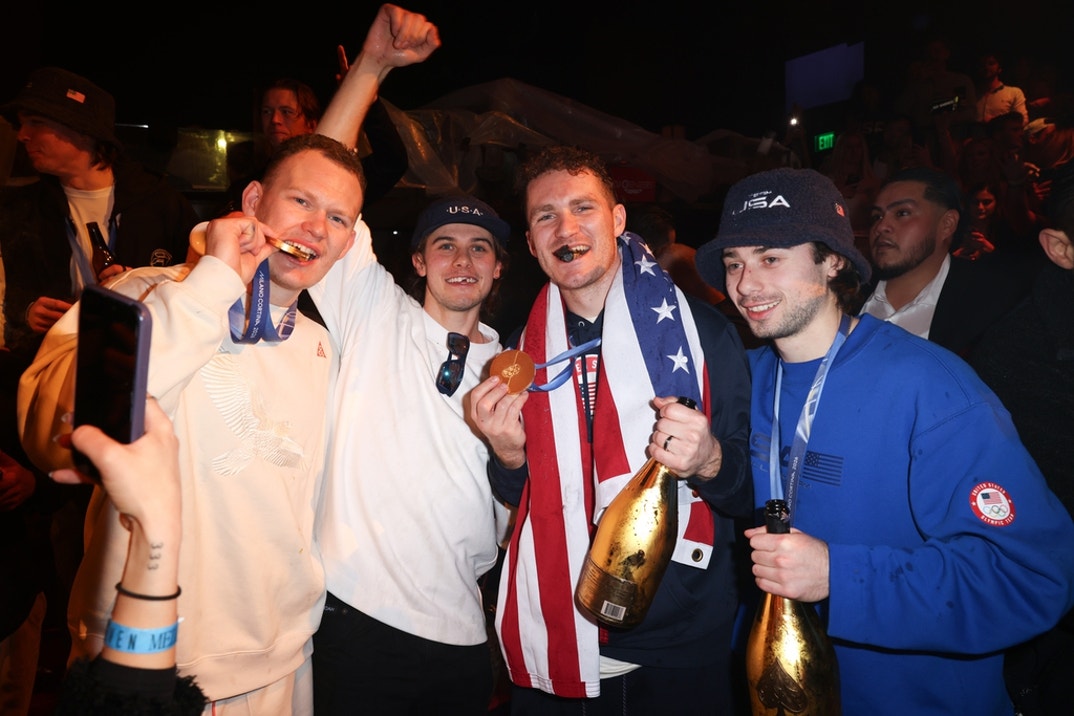 US Hockey Team Celebrate Gold 15