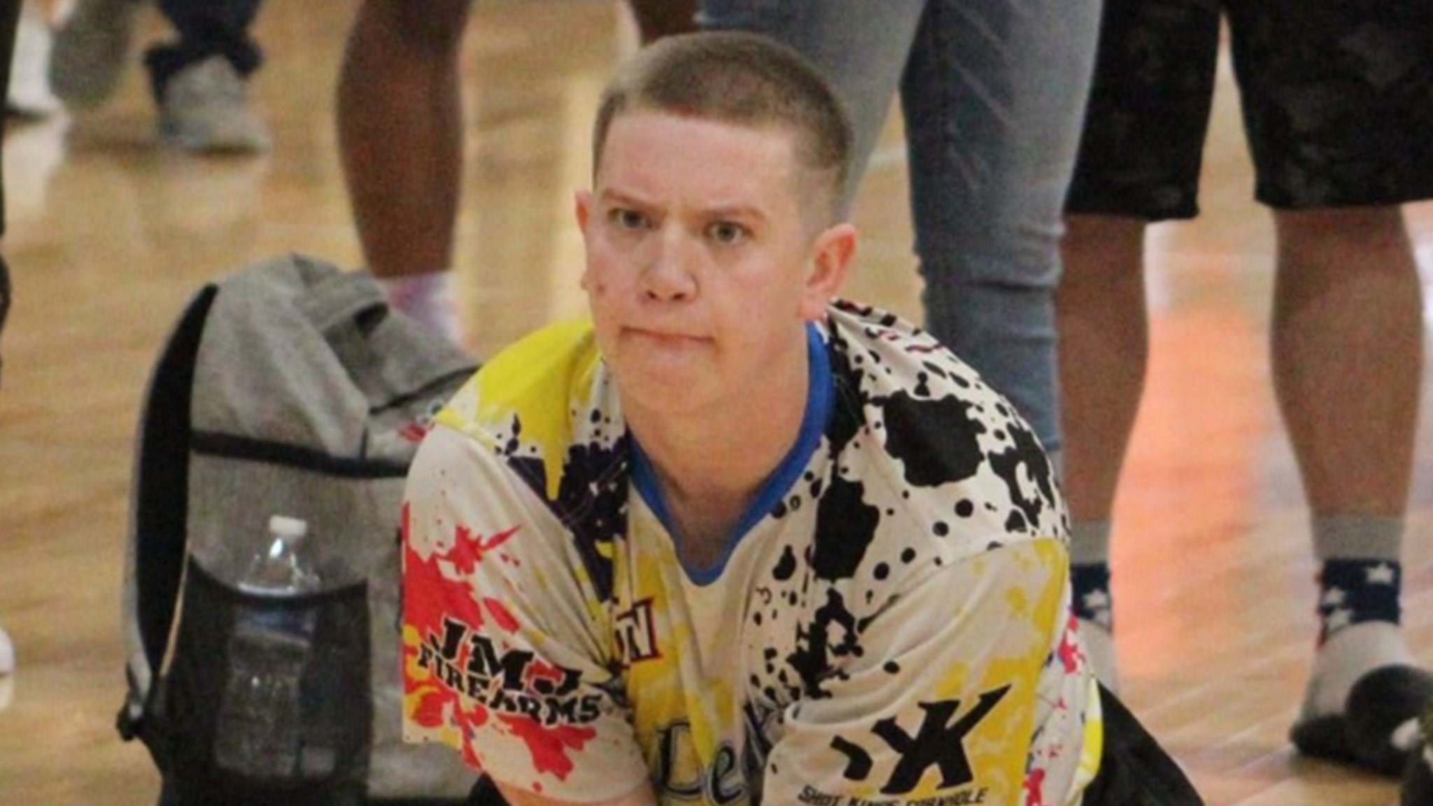 Viervoudig geamputeerde Cornhole Pro volledig functioneel in de gevangenis na moordarrestatie