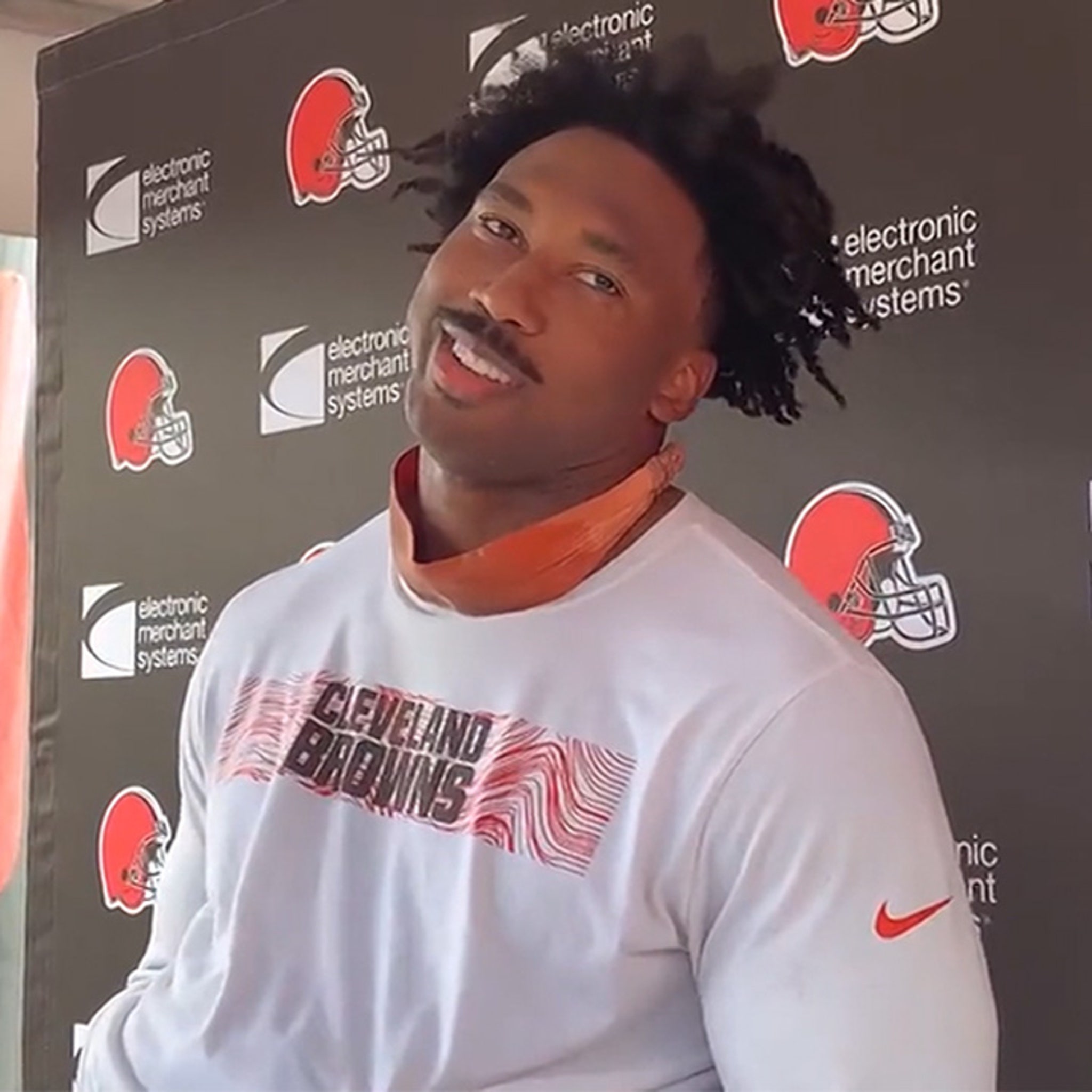 NFL World Reacts To Myles Garrett's Halloween Costume - The Spun