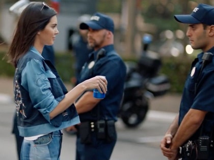 0406-kendall-jenner-pepsiglobal-3