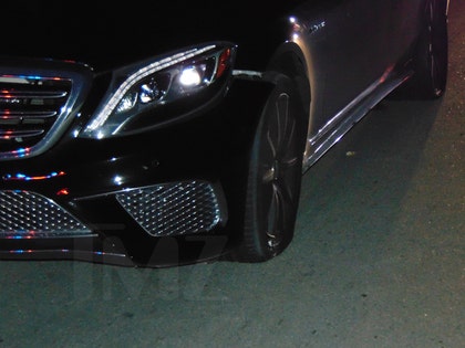 0531_tiger_woods_flat_tire_tmz_wm