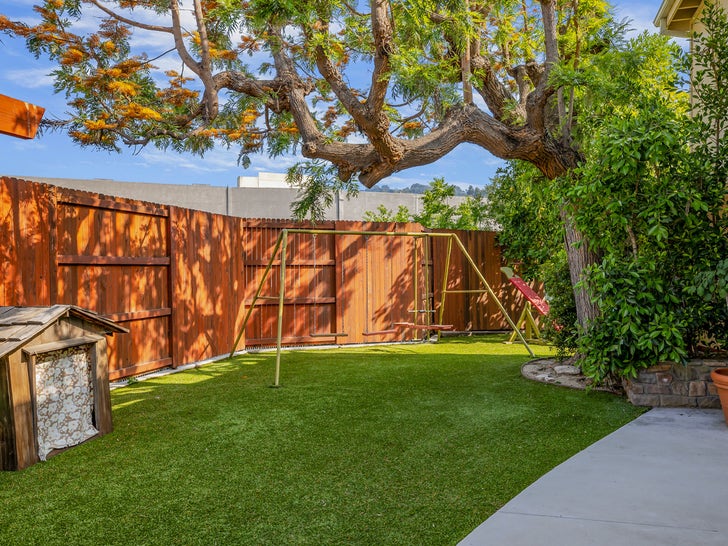 'Brady Bunch' Space Sells for $3.2 Million
