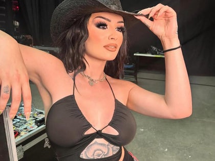 0131-Saraya-Hot-Shots-PRIMARY