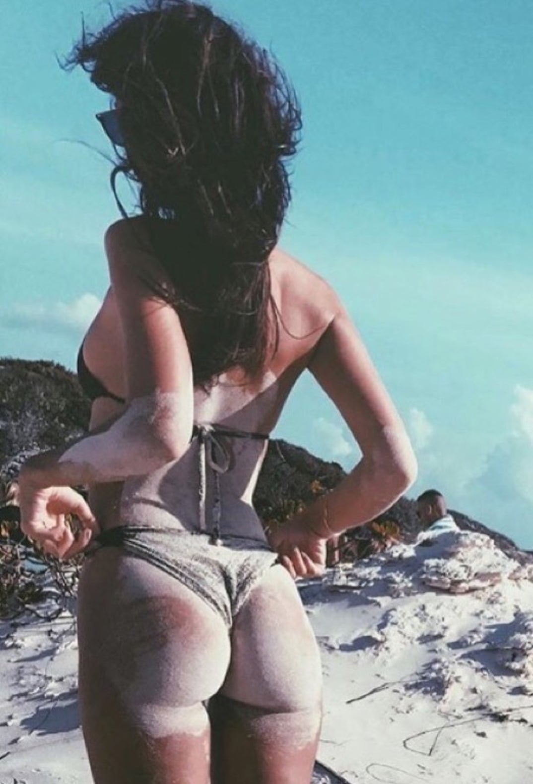 0131_emily_ratajkowski_butt_selfies_15